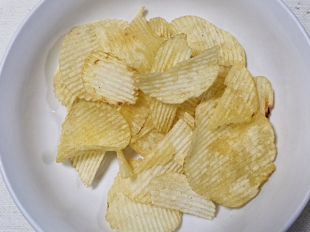 六花亭　ポテトチップス　うすしお味