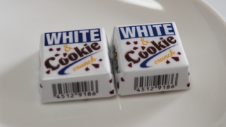 チロルチョコ　ホワイト＆クッキー