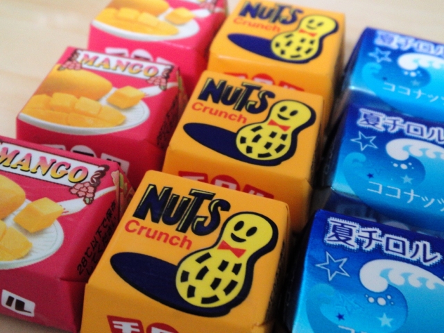 チロルチョコ　夏だ　ナッツだ！　とこ夏だ！