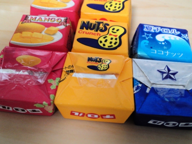 チロルチョコ　夏だ　ナッツだ！　とこ夏だ！