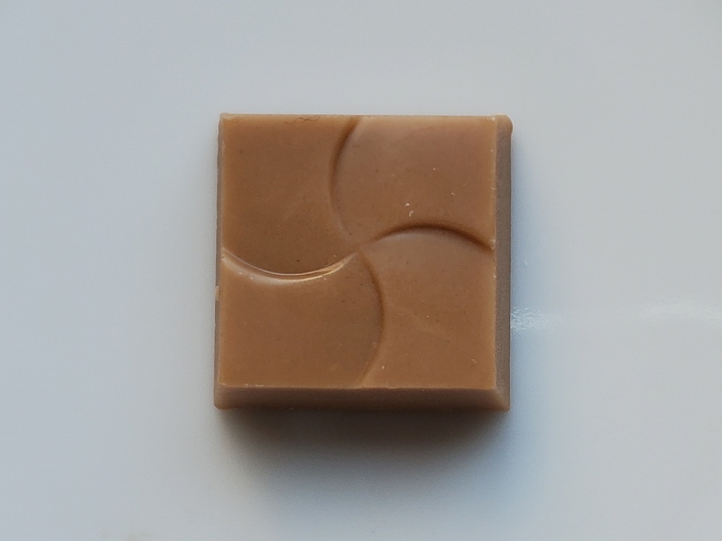 コーヒーフロートもち　おかしのまちおか　チロルチョコ